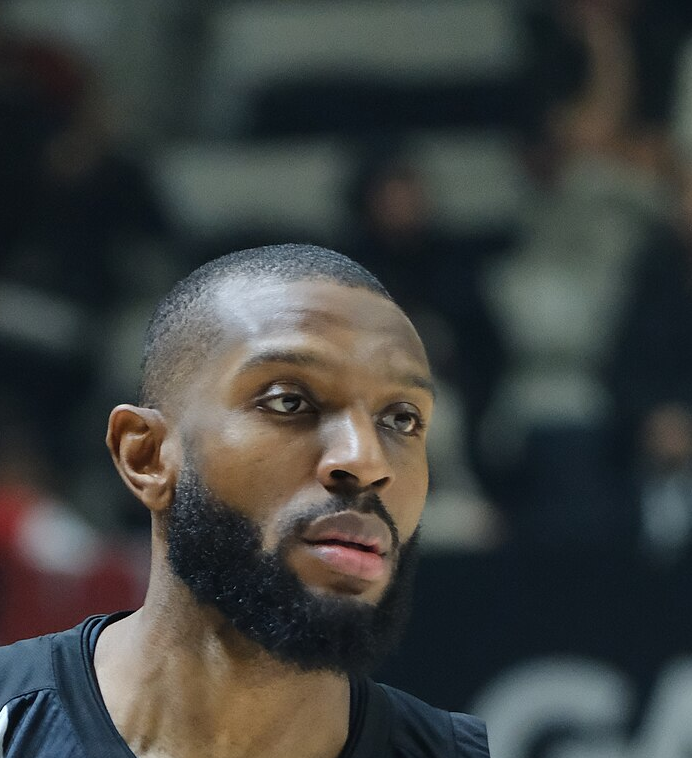 Vitto Brown